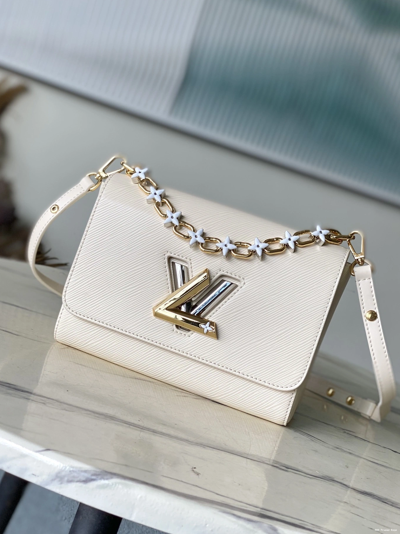 AAA Replica Ru VUITTON LOUIS TWIST MM-23*17*9.5CM 0729